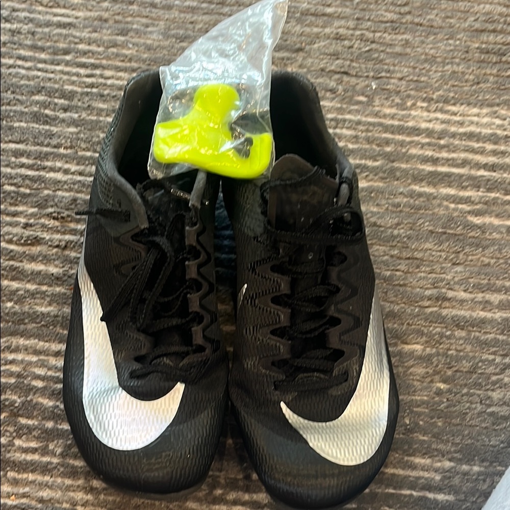 Nike Black and White Low-Top Sprinting Track and Field Shoes